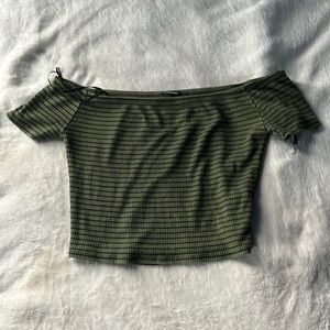 Off the shoulder short sleeve